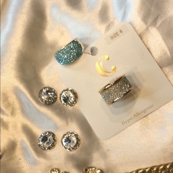 Costume Jewelry Lot - Picture 3 of 6